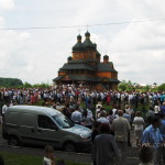 Храмовий празник на вулиці Коновальця