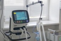 Митниця не пускає в Україну апарати штучної вентиляції легень