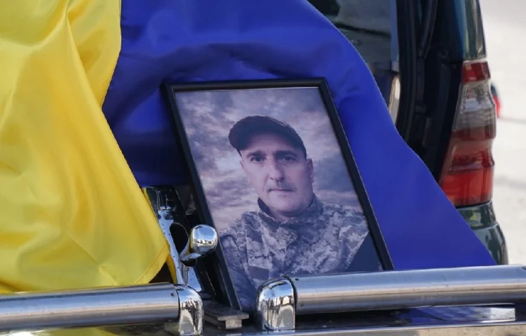 Дрогобич зустрів полеглого захисника України Антона Мельника
