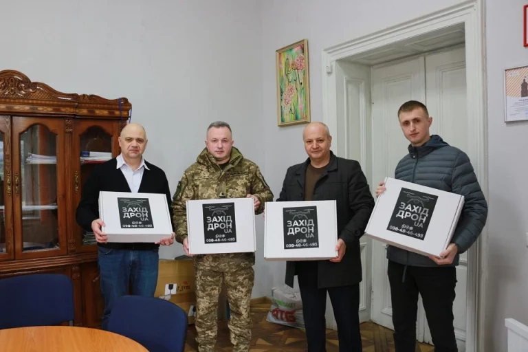 Дрогобич передав 15 дронів для 2-го батальйону безпілотних систем 103 ОБрТрО