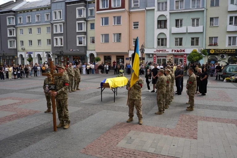 Сьогодні Дрогобич прощався з полеглим Героєм Юрієм Забитком