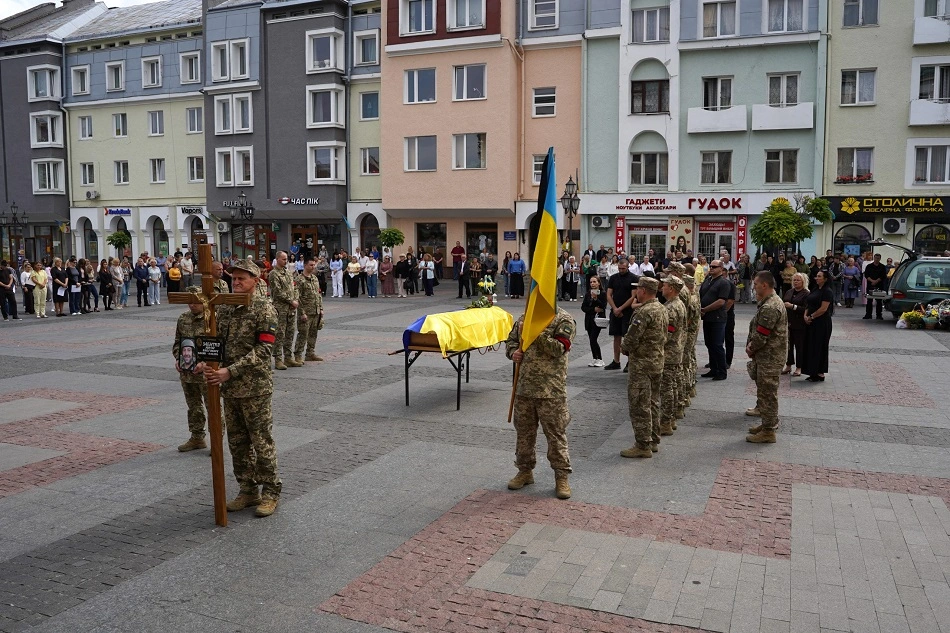 Сьогодні Дрогобич прощався з полеглим Героєм Юрієм Забитком