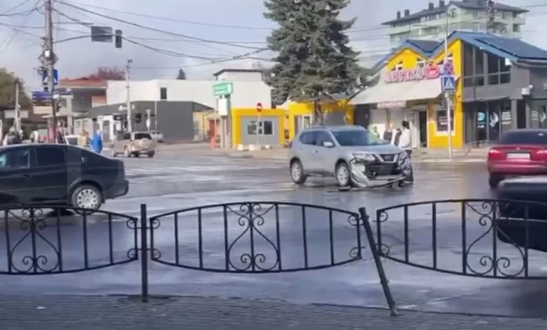 ДТП в Дрогобичі по вулиці П.Орлика поруч з автостанцією (Відео)