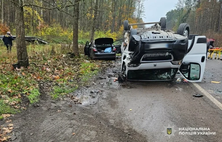 Поліція встановлюює обставини ДТП на трасі «Львів – Луцьк»